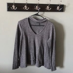 🚨SALE: Lightweight cut-out sweater | M